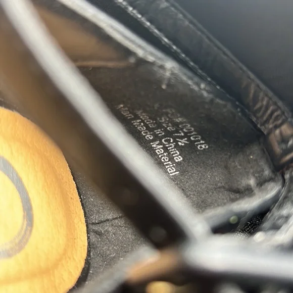 Journee Collection Comfort Foam Raveen Pumps, black, Size 7.5 - Picture 10 of 11